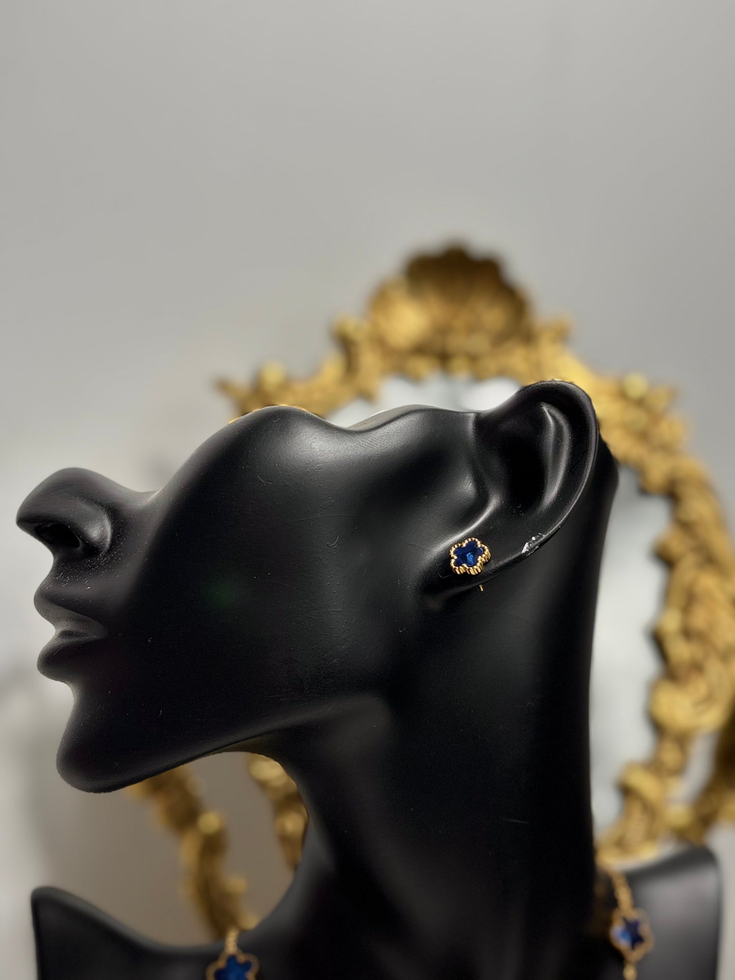 Boucle d’oreille très bleu