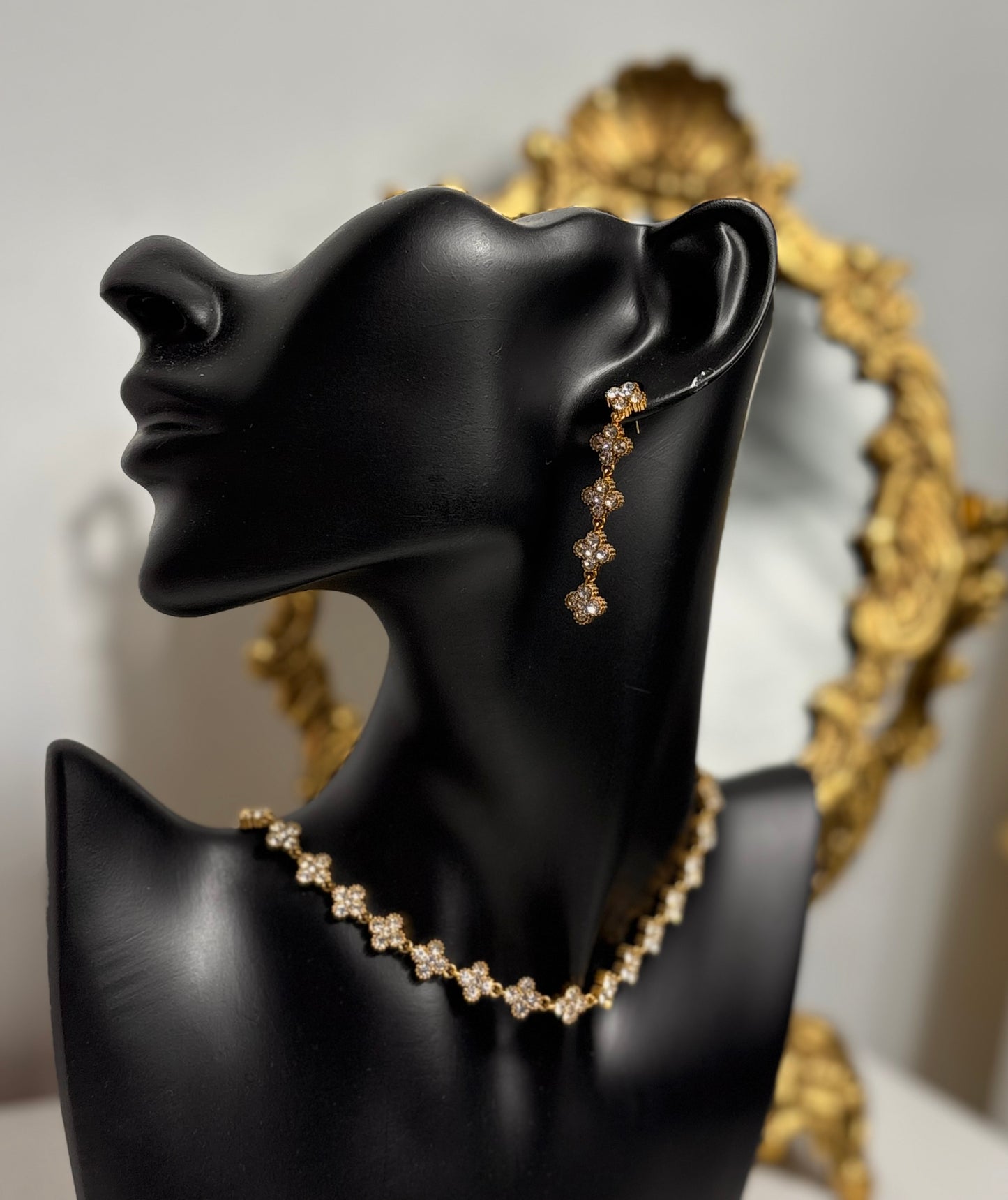 Boucle Trèfle strass Olfa