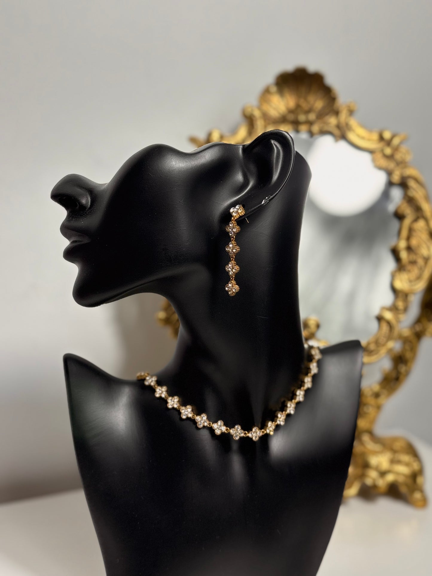 Boucle Trèfle strass Olfa